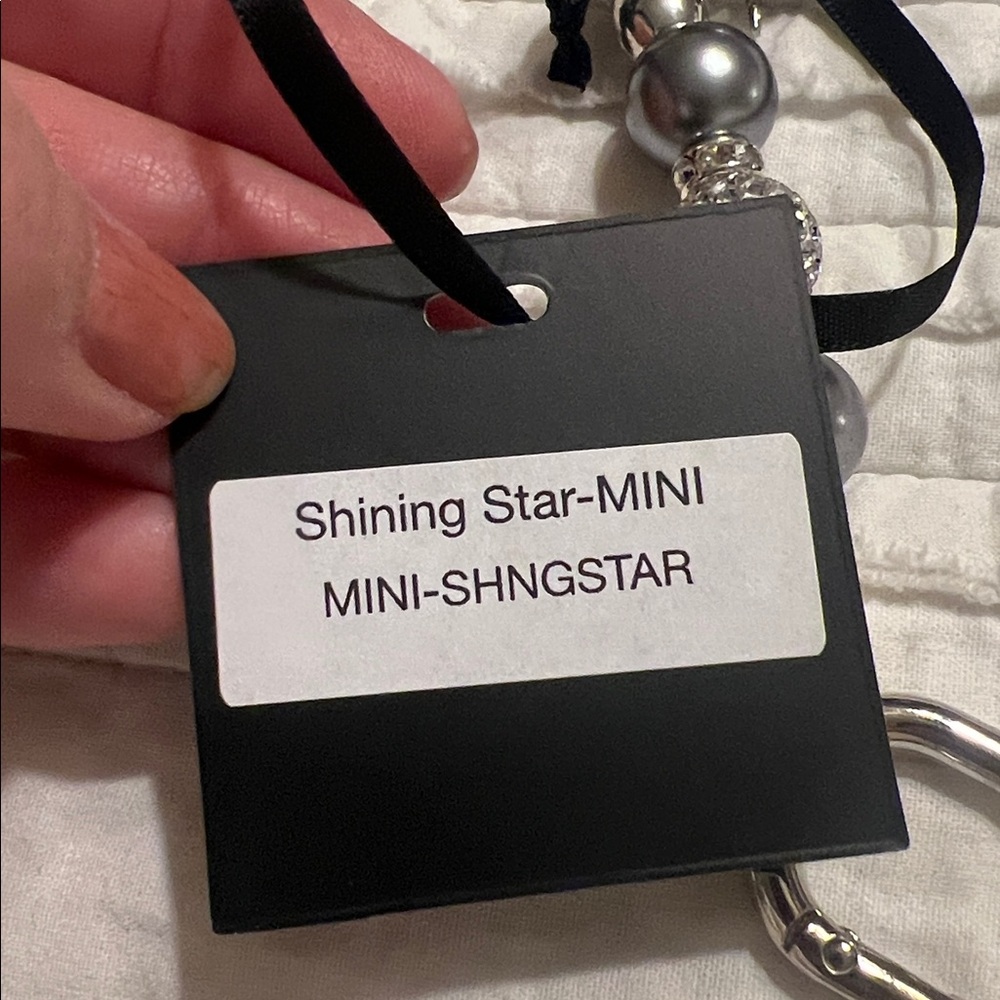 NWT LD Key finder Elegant shining Star Beaded Keychain - Picture 8 of 8